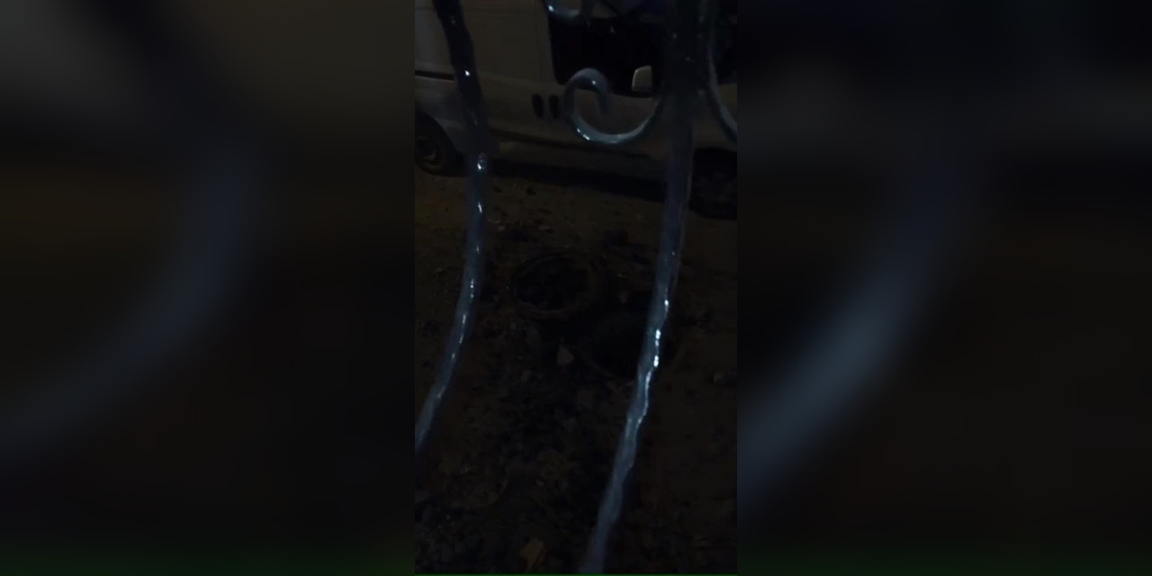 Bayrampaşa'da rögar patlaması: Sokak trafiğe kapatıldı