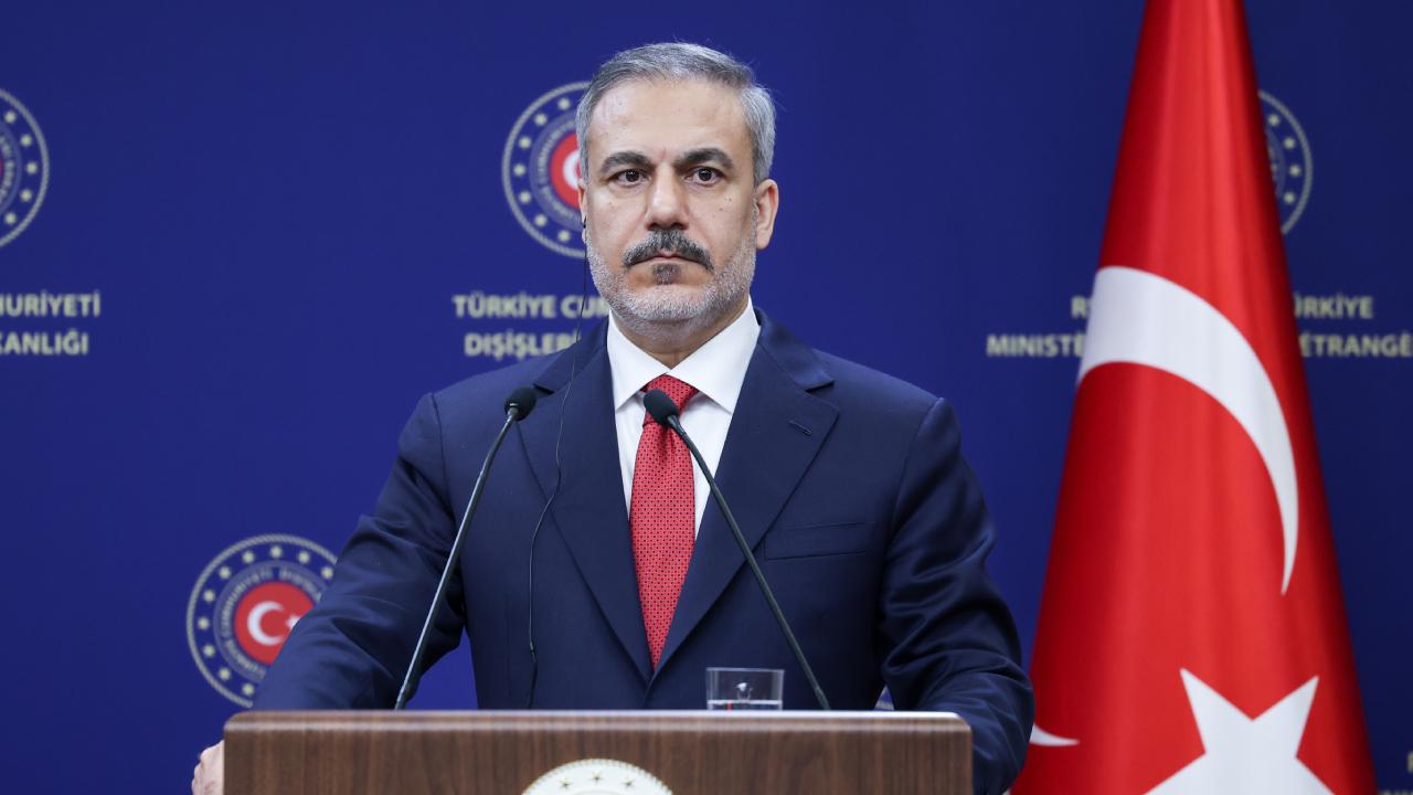 hakan-fidanaa-2229036.jpg
