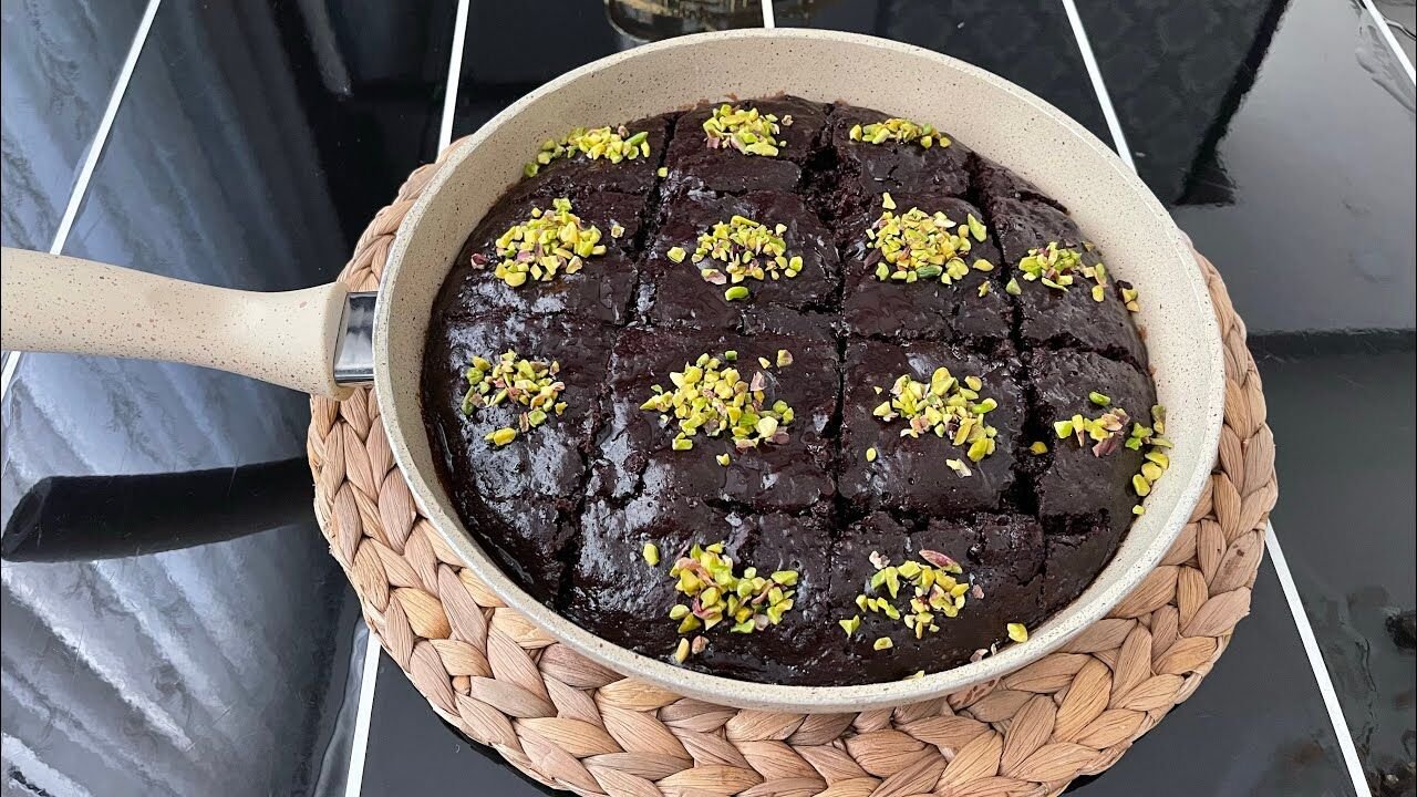 Tavada Soslu Kakaolu Kek1