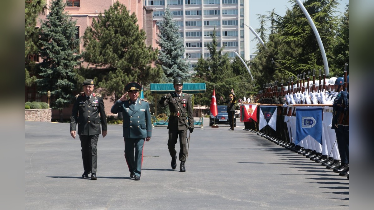 Orgeneral Gürak, Kazakistan Genelkurmay Başkanı Kamaletdinov'u ağırladı