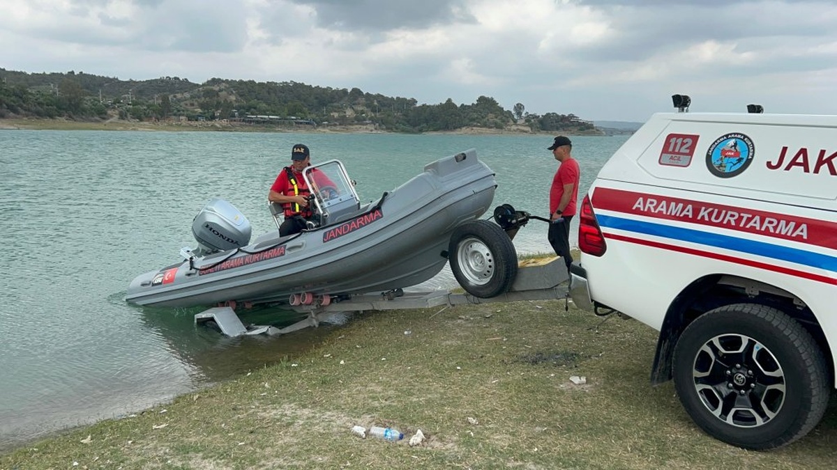 Adana'da Seyhan Baraj Gölü'nde kaybolan Emirhan Gürbüz için arama çalışmaları sürüyor