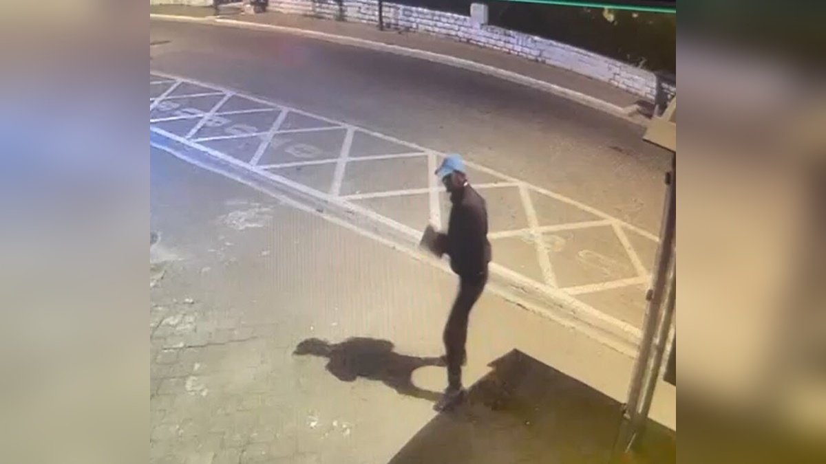 Fethiye'de AK Parti İlçe Başkanlığı'na taşlı saldırı