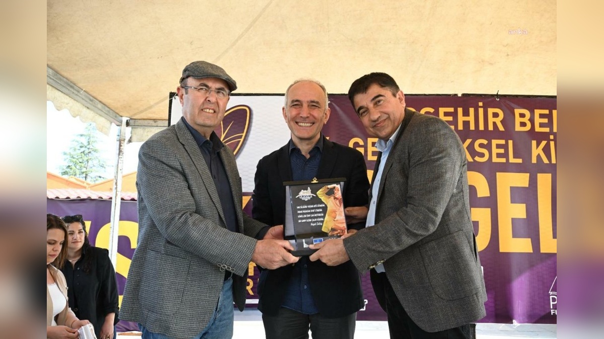 Kırşehir'de 4. Kitap Fuarı söyleşileri yoğun ilgi gördü