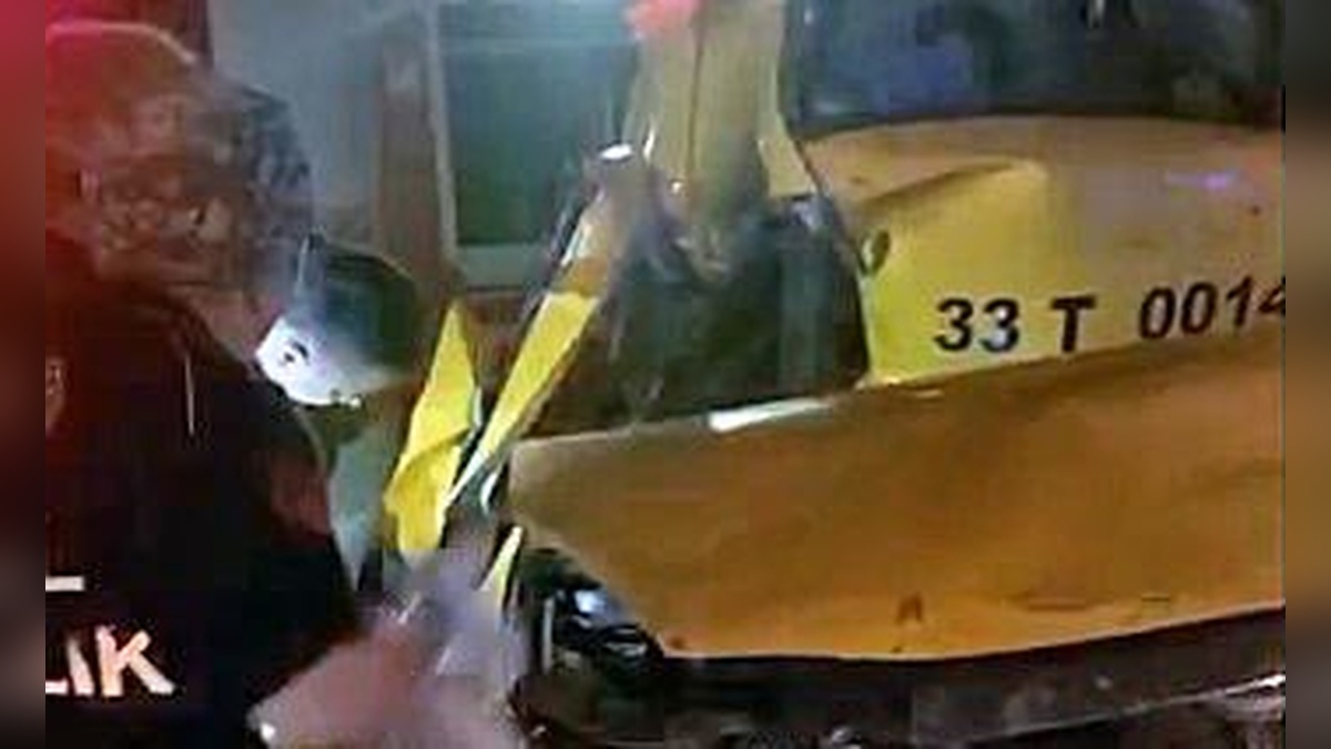 Mersin'de Taksi Kazası: İki Kişi Hayatını Kaybetti