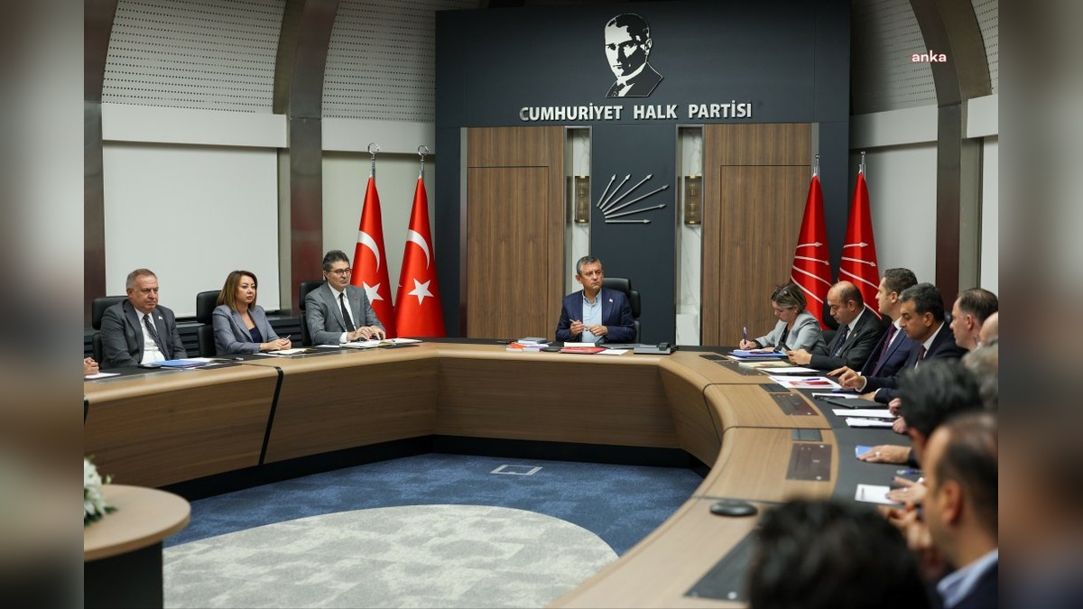 CHP, PKK'nın Silah Bırakma Kararını Değerlendirdi: 'Olumlu Adım, Ama Sorularımız Var'