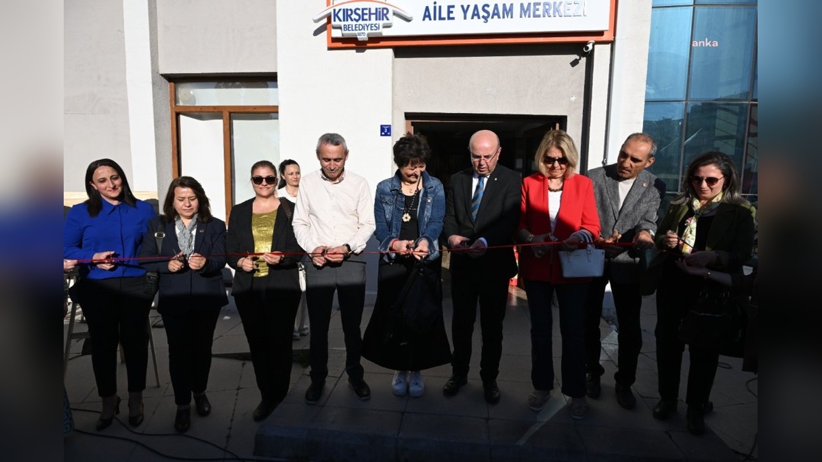Kırşehir Belediye Başkanı Ekicioğlu: Karma Sergi ve Çeyiz Sandığı Çekilişi