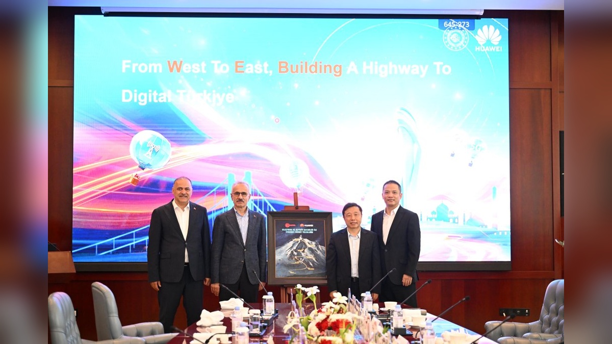Uraloğlu, Çin'de Huawei ve ZTE ile görüştü: 5G ve dijital altyapı iş birliği masada