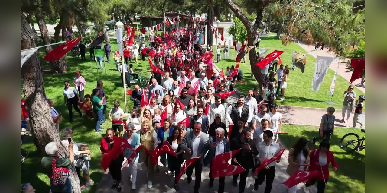 Konyaaltı'nda Gençlik Şenliği: Başkan Kotan, 'Sizinle yürümeye kararlıyız' dedi