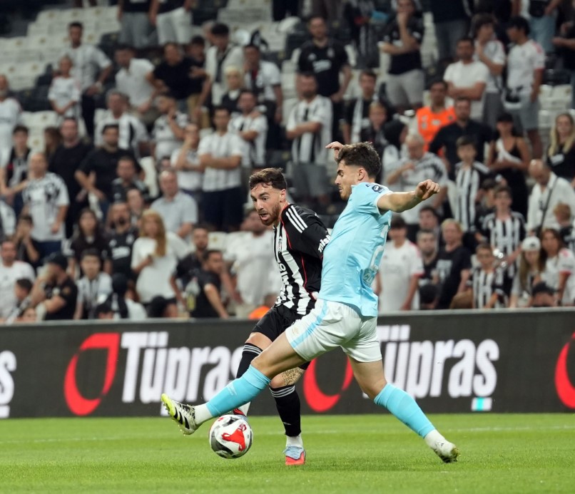Beşiktaş, UEFA Konferans Ligi’nde play-off’a yükseldi