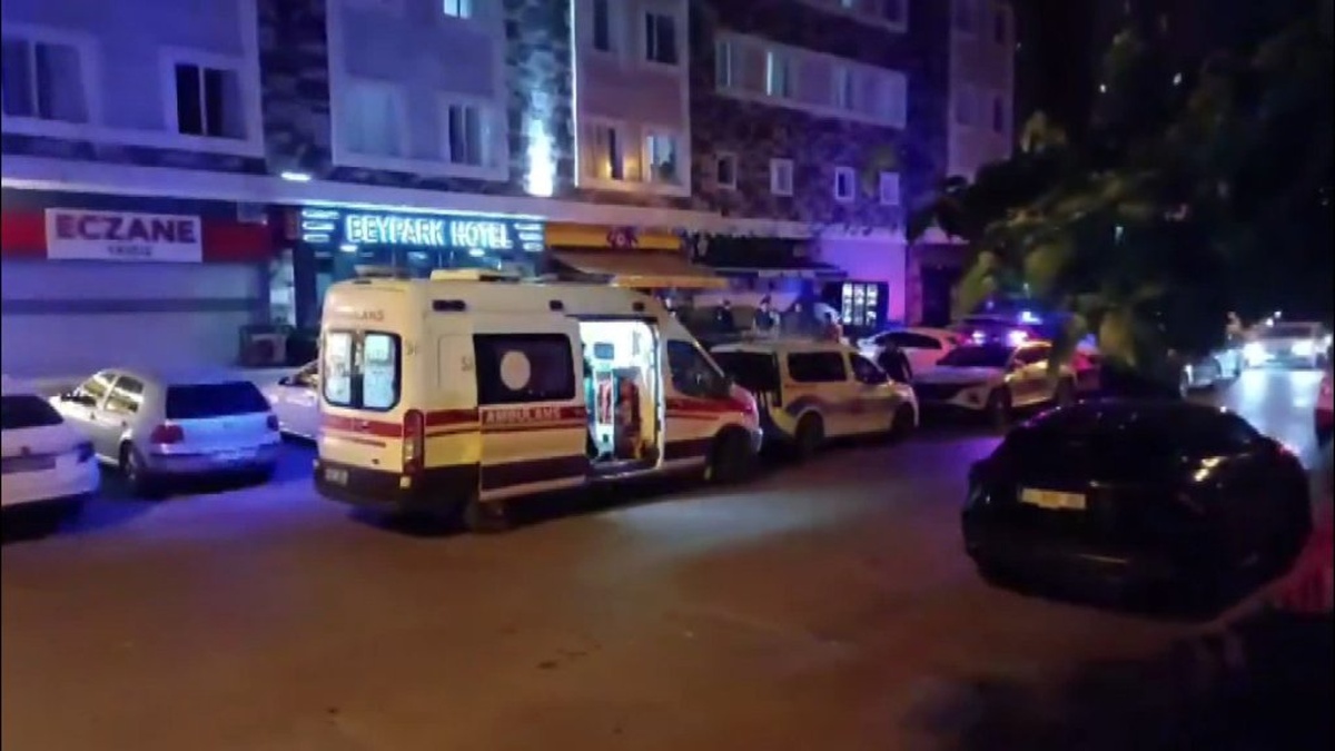 Esenyurt'ta baba, oğlunu bacağından vurdu