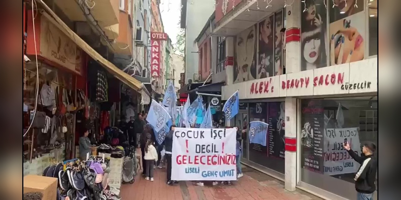 Artvin Hopa'da öğrenciler tacize karşı yürüdü