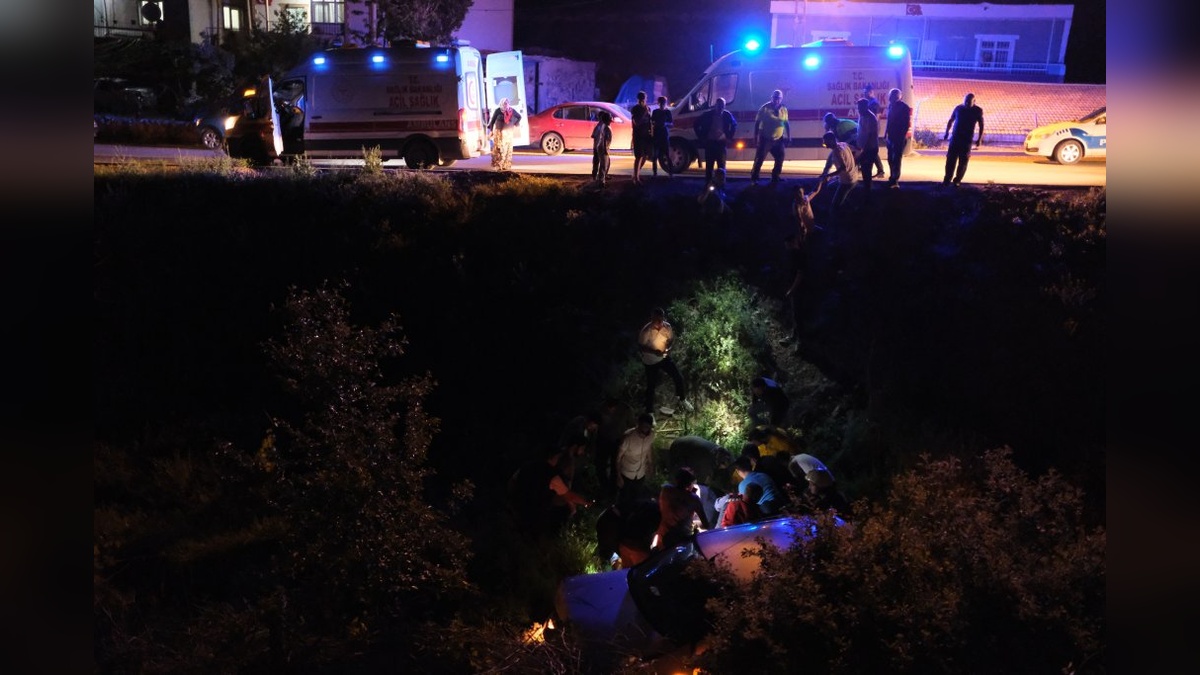 Yahyalı'da otomobilin dere yatağına düşmesi: 5 yaralı
