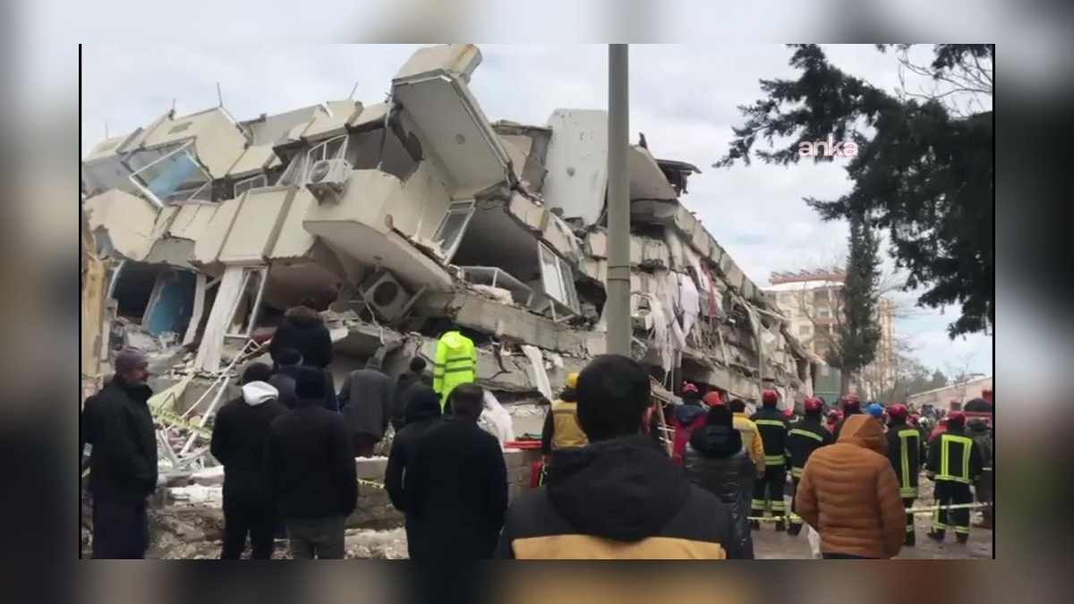 Yerlikaya'dan Arı Apartmanı soruşturması: 3 kamu görevlisine izin