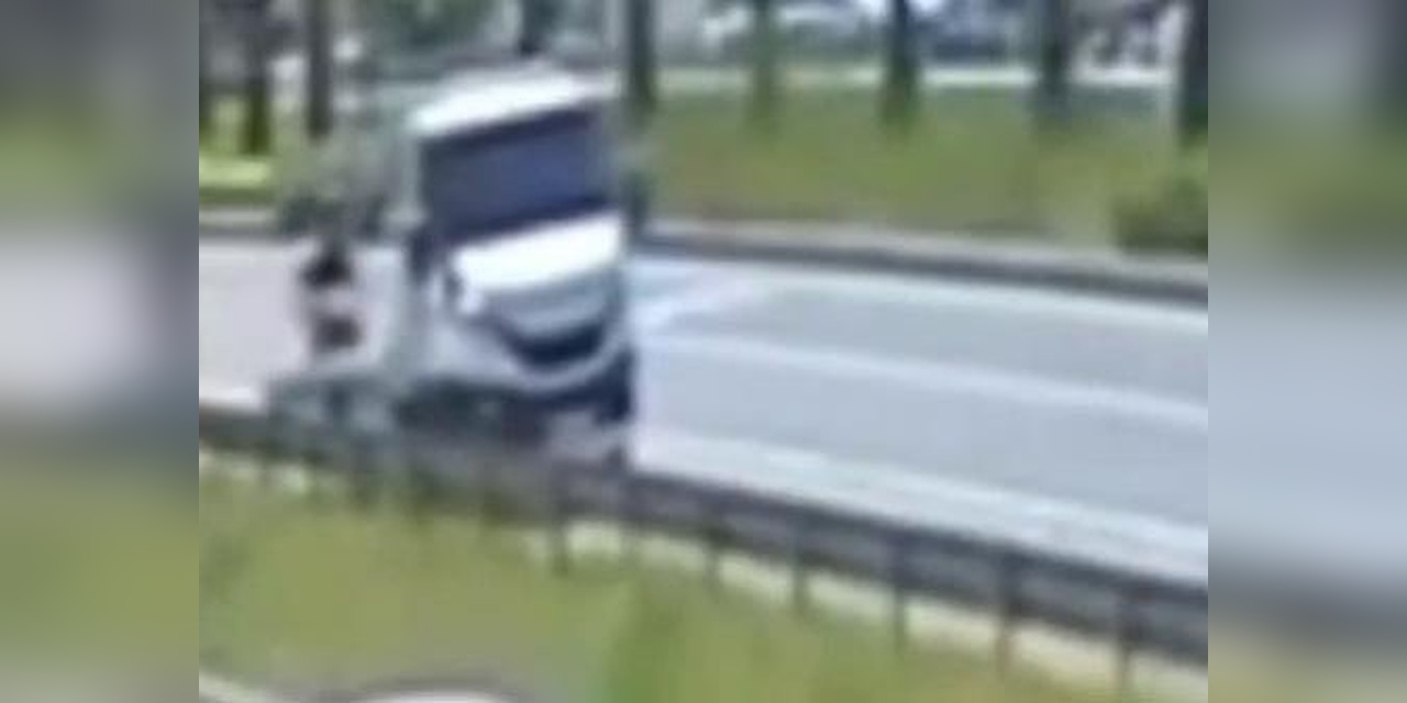 Düzce'de oto kurtarıcı kazası güvenlik kamerasında
