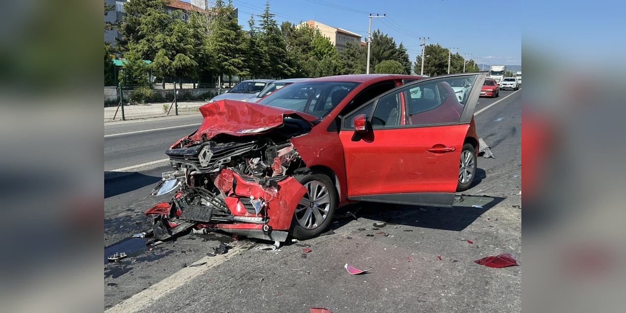 Uşak'ta zincirleme kaza: 7 yaralı