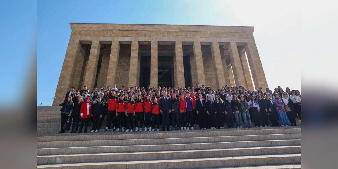 19 Mayıs Kutlamaları: Gençler TCG Anadolu ile Samsun'a Gidiyor, Erdoğan Gençlerle Buluşacak