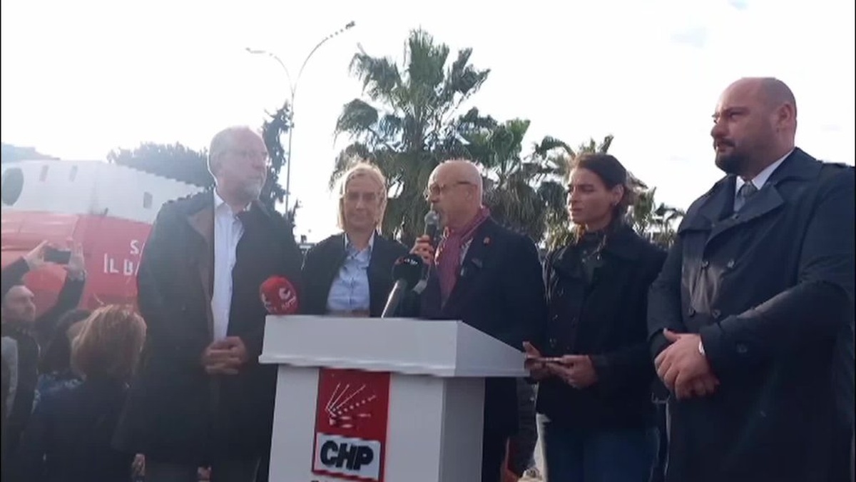 Samsun'da İmamoğlu İçin 55 Dakikalık 'Adalet Zinciri' Yürüyüşü