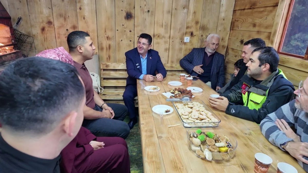 Çekmeköy Çifti, Motosikletle Umre Yolculuğundan Döndü