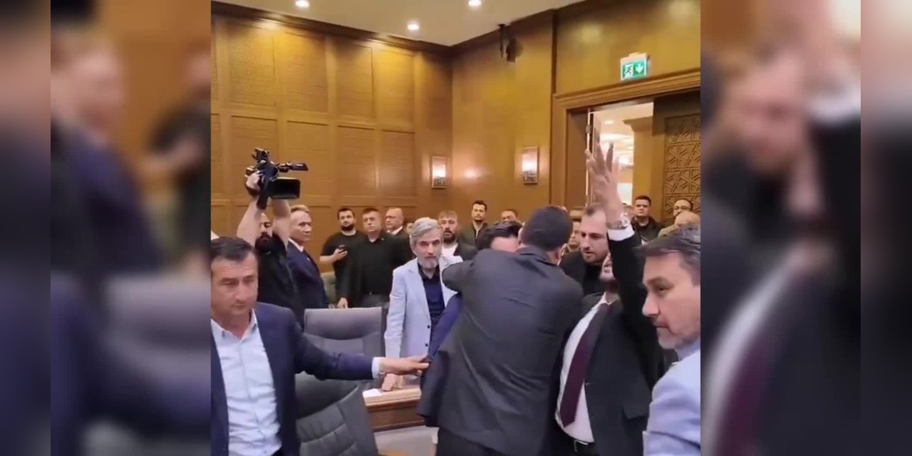 Bursa Büyükşehir Belediyesi Meclisi'nde Gerginlik: Başkan Bozbey, AK Parti Üyelerini Kınadı