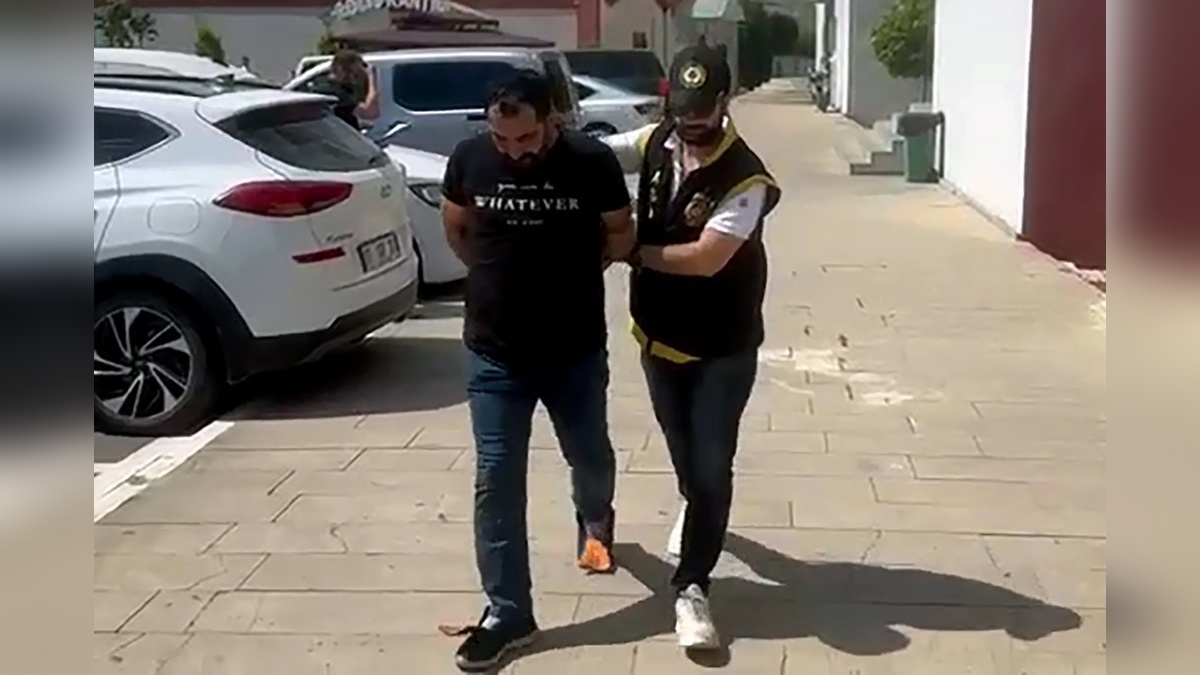 Adana'da Cinayet Şüphelisi Akbey, Yunanistan'dan Teslim Oldu
