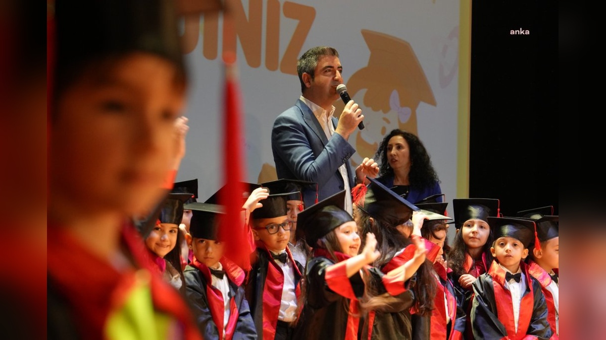 Kartal Belediyesi kreşlerinde mezuniyet töreni: 300 minik hayata hazır