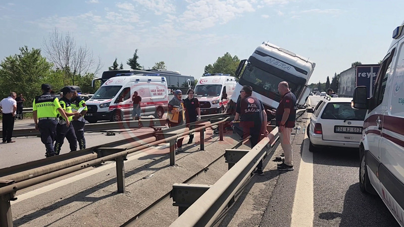 Otoyolda Tir Kazasi4-1