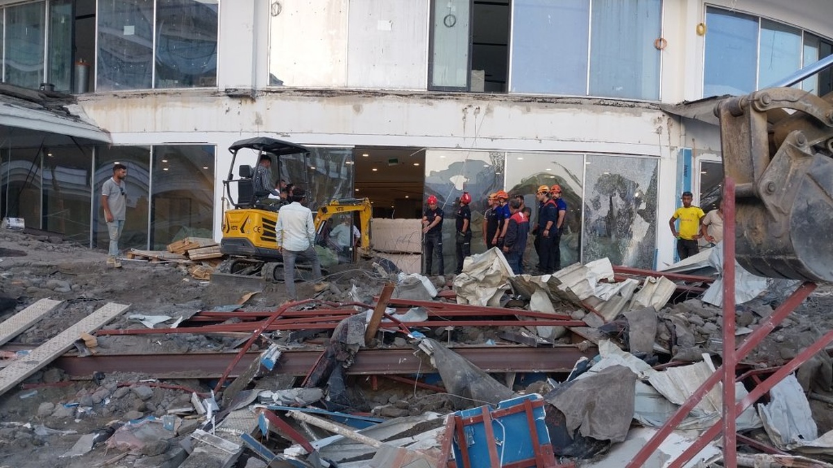 Manavgat'ta 5 yıldızlı otel inşaatında teras çöktü