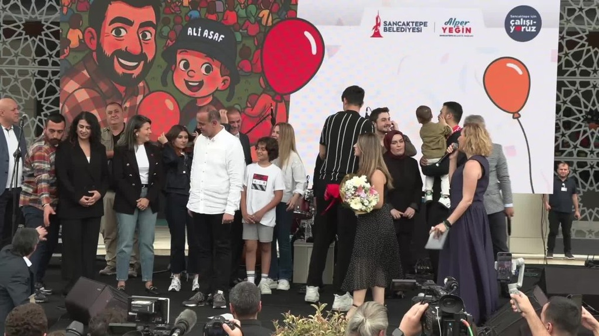 Sancaktepe'de Ali Asaf için balon şenliği: Binlerce kişi kansere karşı mücadeleyi kutladı