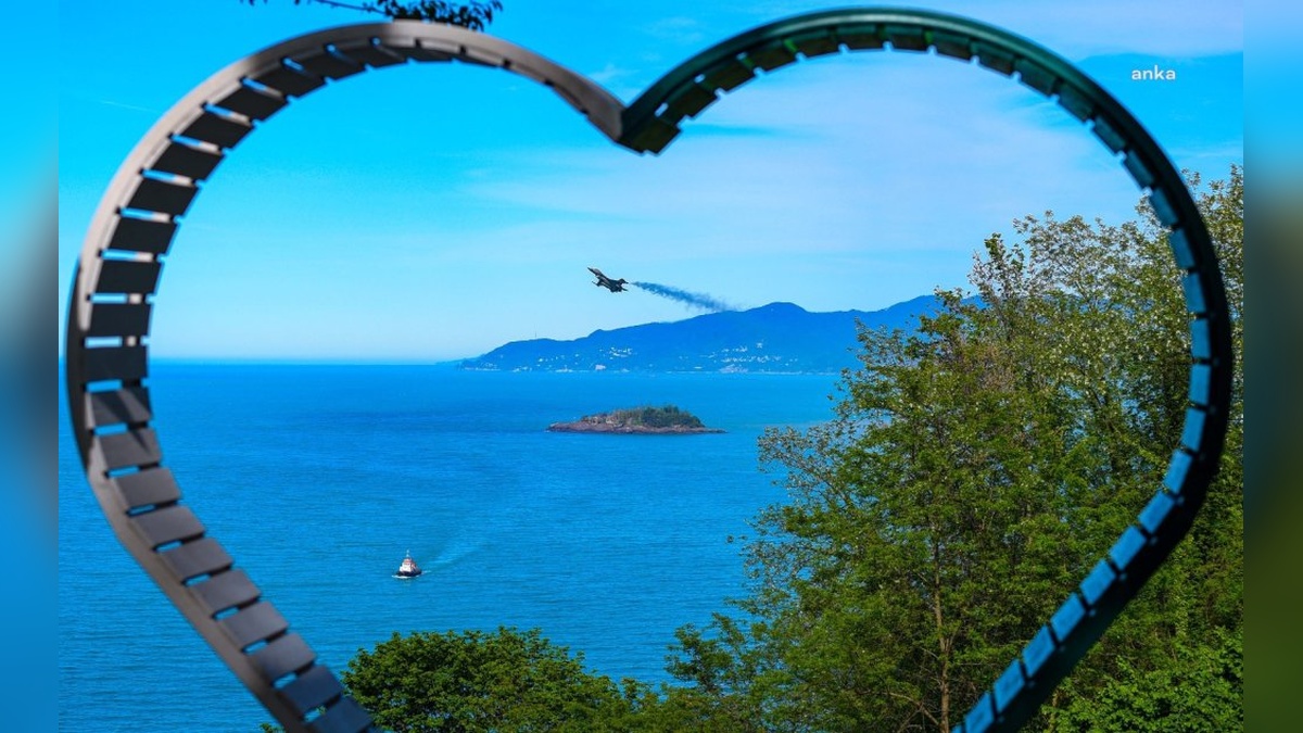Giresun'da Solo Türk gösterisi büyük beğeni topladı
