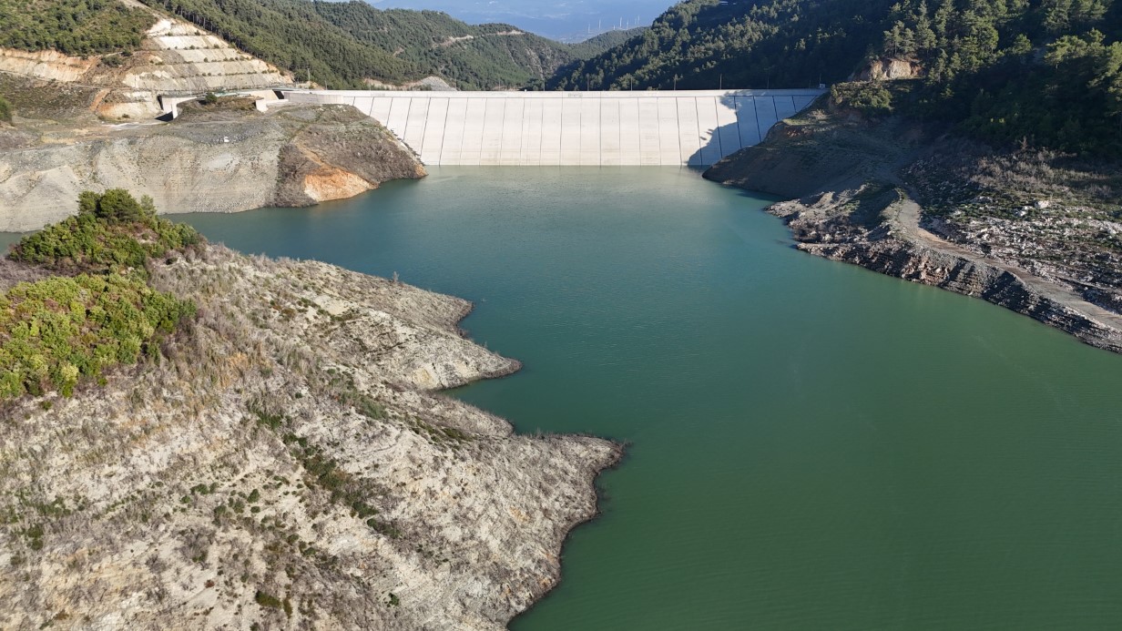 Son 65 yılın en kurak yılını yaşayan Hatay’da kentin içme suyunu karşılayan barajın su seviyesi yüzde 18’e düştü