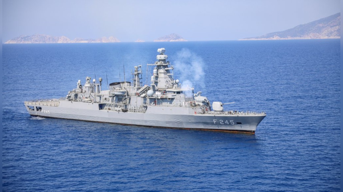 TCG Anadolu'dan Havalanan Bayraktar TB3, Tatbikatta İlk Kez Kullanıldı