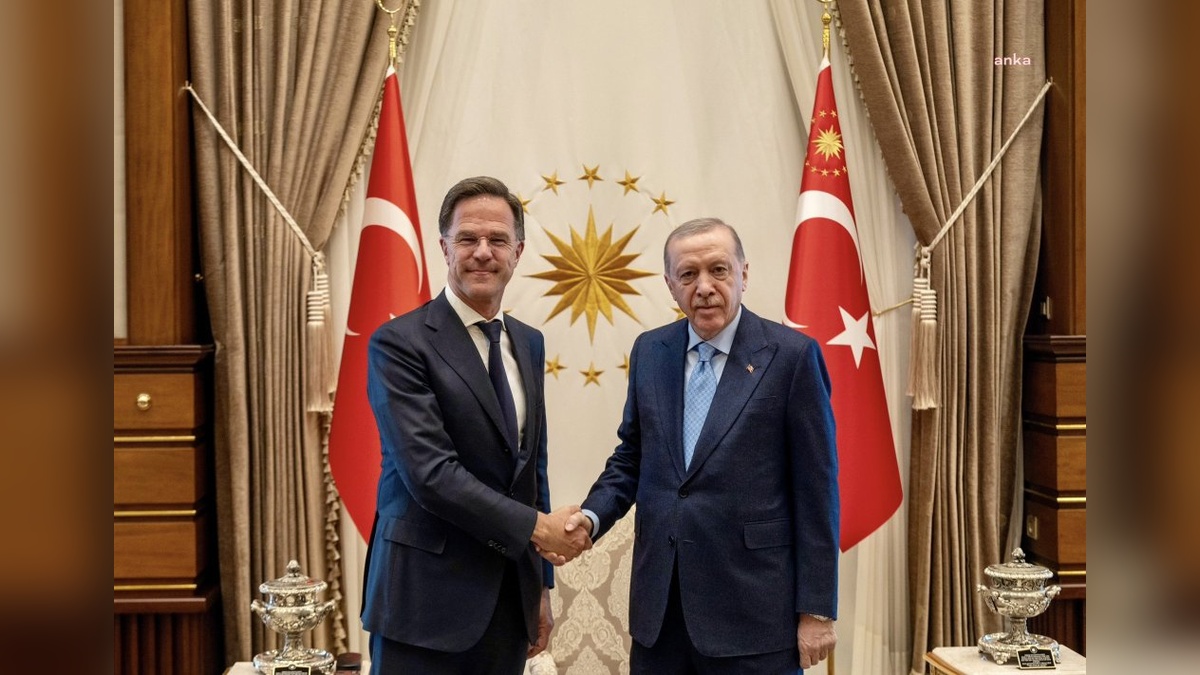 Rutte: Erdoğan ile Ukrayna ve NATO Zirvesi'ni görüştük