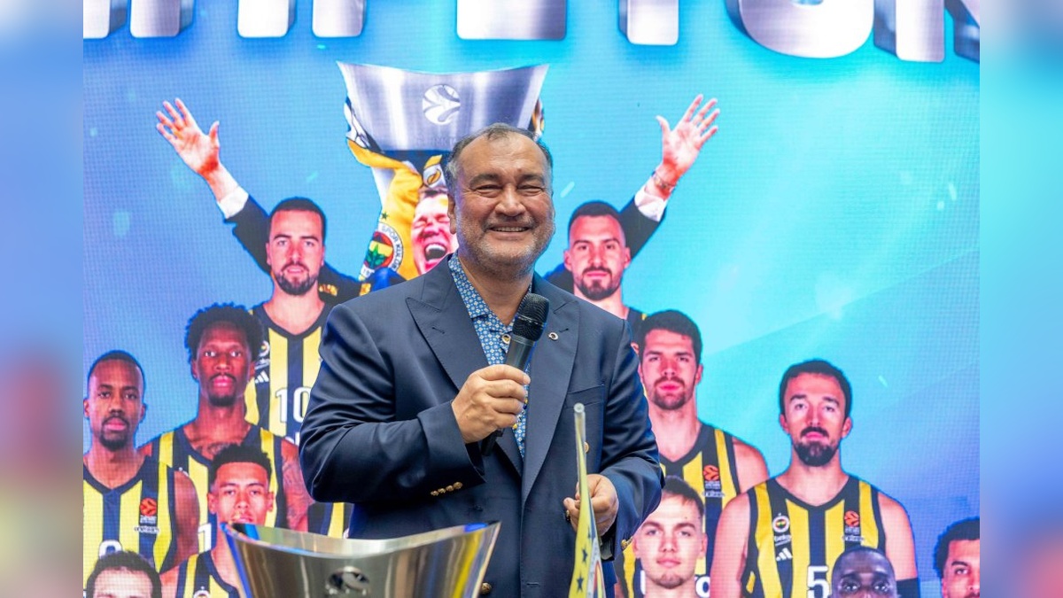 Fenerbahçe Beko'nun EuroLeague zaferi Yıldız Holding'de kutlandı