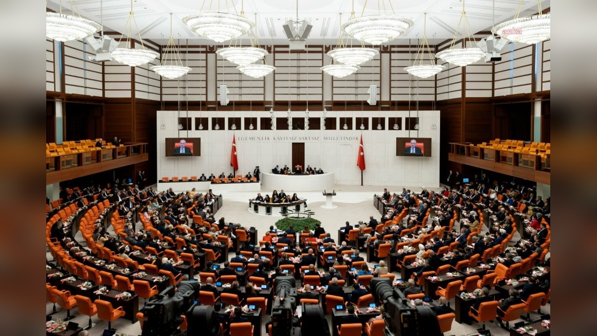 Çakırözer, Enginyurt ve Baş'ın dokunulmazlık dosyaları Karma Komisyona gitti