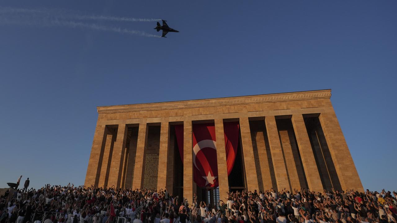 soloturk-anitkabir-2393576.jpg