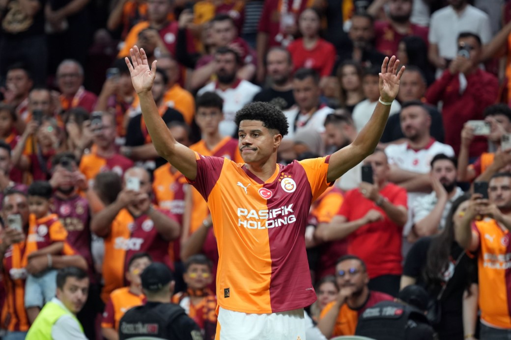 Galatasaray, galibiyet serisini 13 maça çıkardı