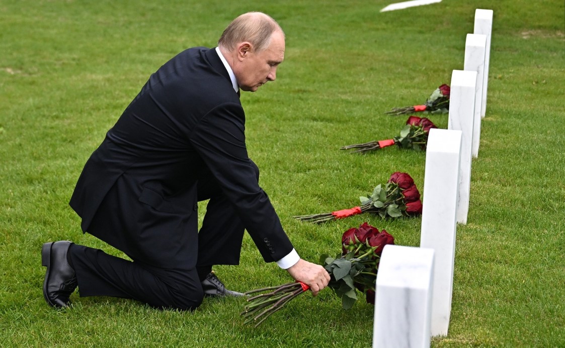 Putin'den Alaska'daki Sovyet mezarlarına ziyaret