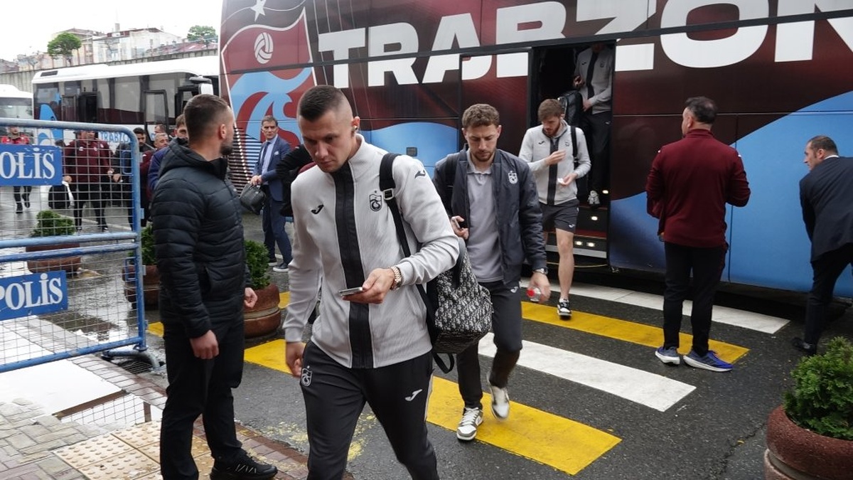 Trabzonspor, Galatasaray maçı için Gaziantep'e gitti