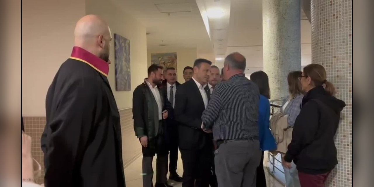 İmamoğlu protestosu: 'Diktatör Erdoğan' yazılı dövizle tutuklanan 3 öğrenci hakim karşısında