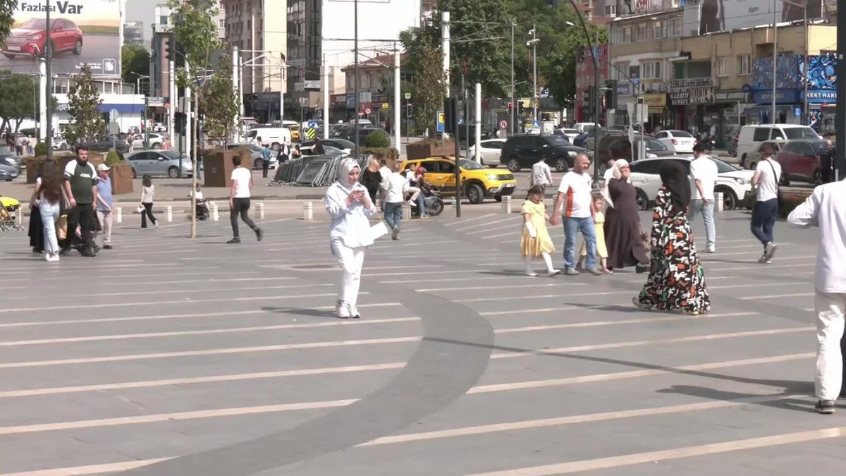 Bursa'da CHP mitingi öncesi yurttaşlardan ekonomik kriz ve hukuksuzluk tepkisi
