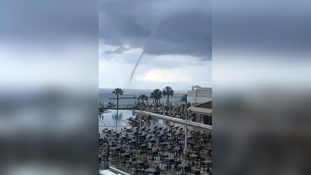 Manavgat ve Alanya'da denizde hortum oluştu