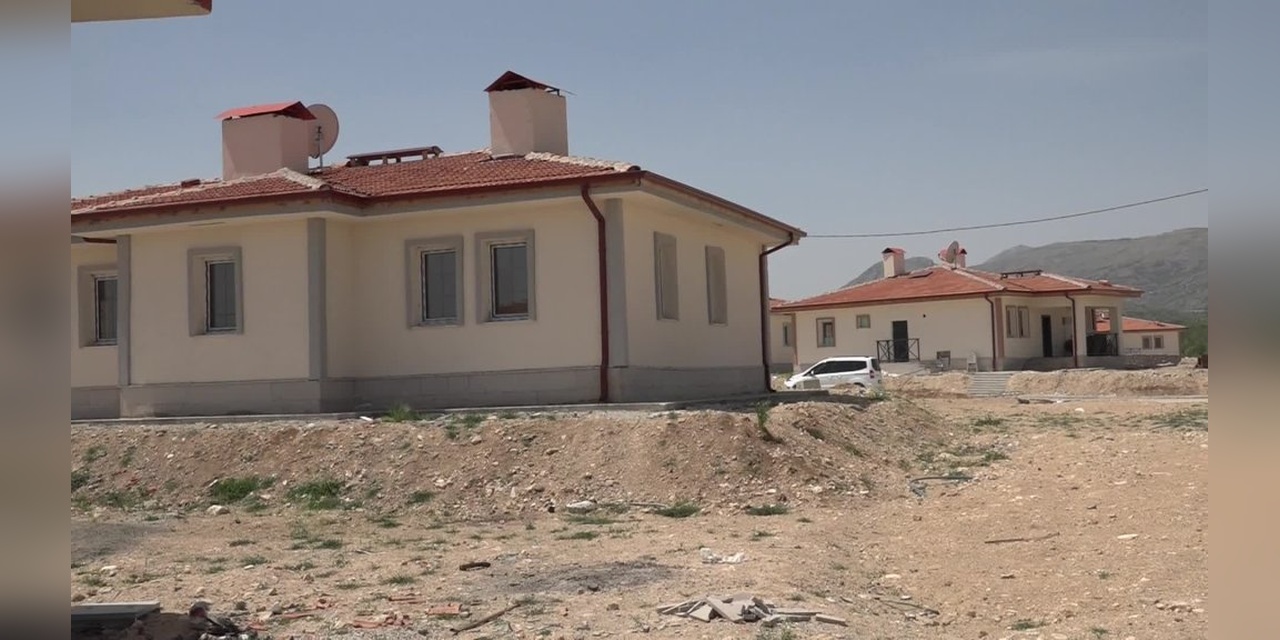 Akçadağ İkinciler Mahallesi Depremzedeleri: Bir Yıl Sonra Konutlar Hala Teslim Edilmedi