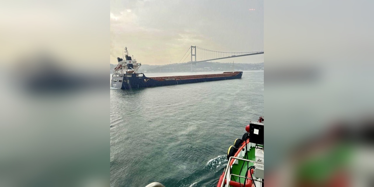 Arnavutköy'de kuru yük gemisi arızası, Kız Kulesi'nde teknedeki 9 kişi kurtarıldı