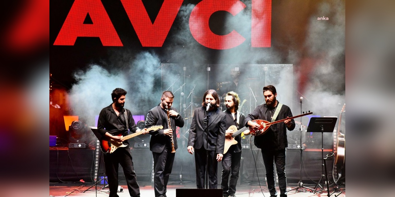Koray Avcı Fethiye'de konser verdi: Binlerce kişi katıldı
