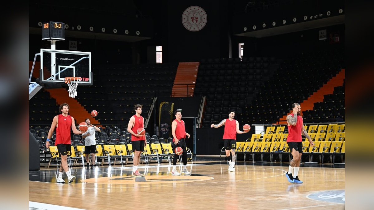 Mersin Spor, Anadolu Efes'e Karşı Play-off'ta: Hedef, İlk Maçtan İyi Sonuç
