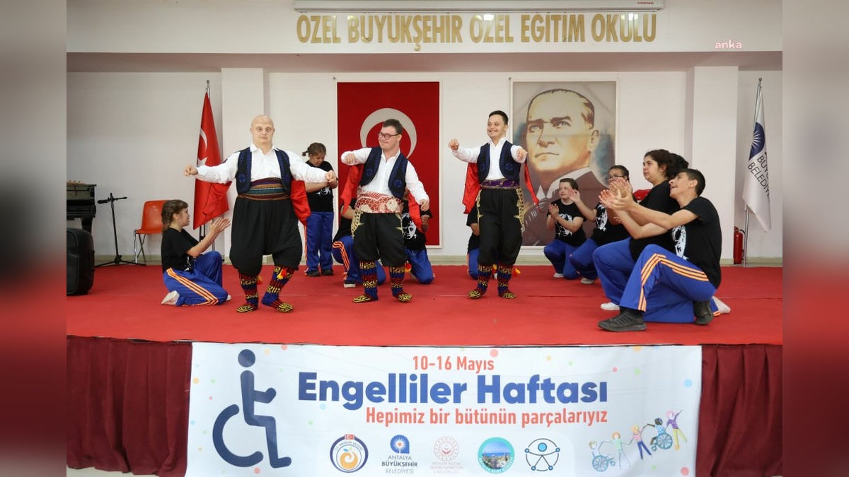 Antalya'da Engelliler Haftası Etkinlikleri: Öğrenciler Özel Gösteri Sunmuştur
