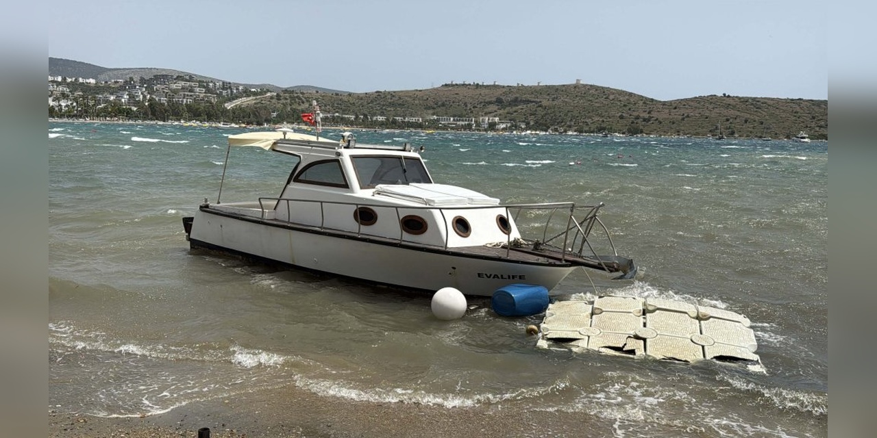 Bodrum'da Fırtına: 10 Tekne Karaya Oturdu, İstanköy Feribot Seferleri İptal Edildi