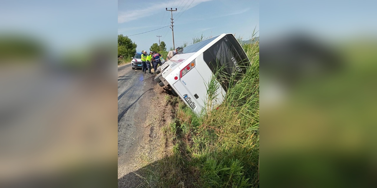Muğla'da turist midibüsü devrildi: 1 yaralı
