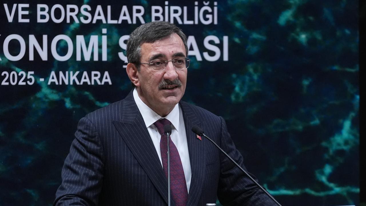 cevdet-yilmaz-2363561.jpg