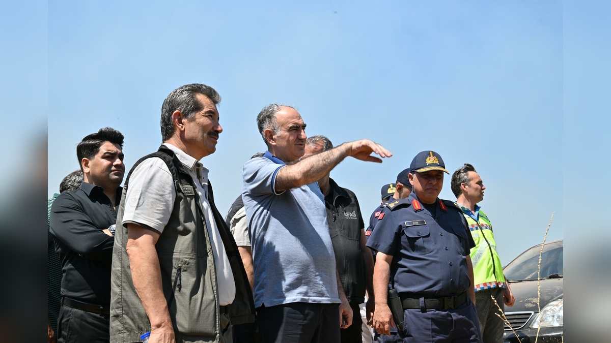 Manisa'da orman yangınlarıyla mücadele sürüyor